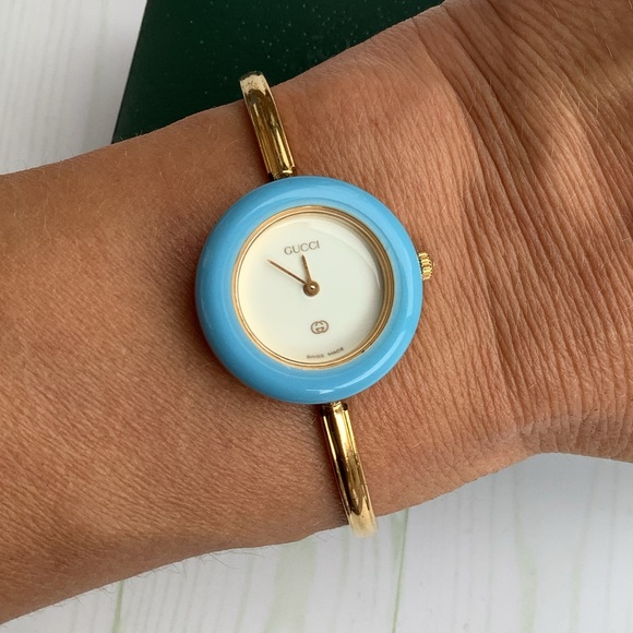 Ladies GUCCI bangle watch w/ interchangeable bezels🌸🌺🌼 - Picture 2 of 12